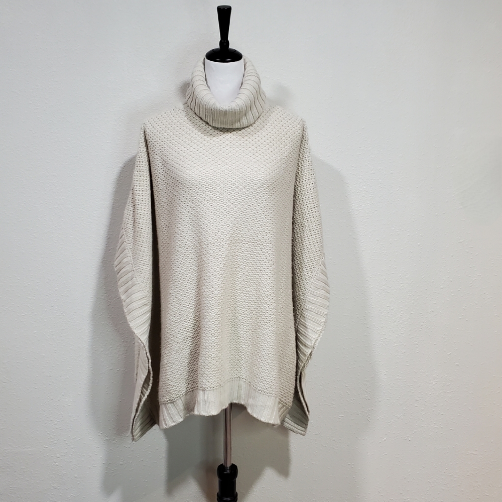 Cupcakes & Cashmere Beige Poncho Extra Small